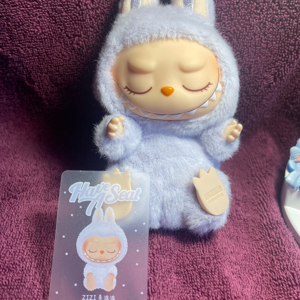 ZIZI Have A Seat Labubu PopMart